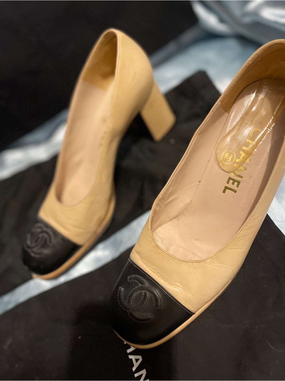 CHANEL Beige Leather Ballet Flats with Black Cap-Toe and CC Logo - Picture 7 of 11